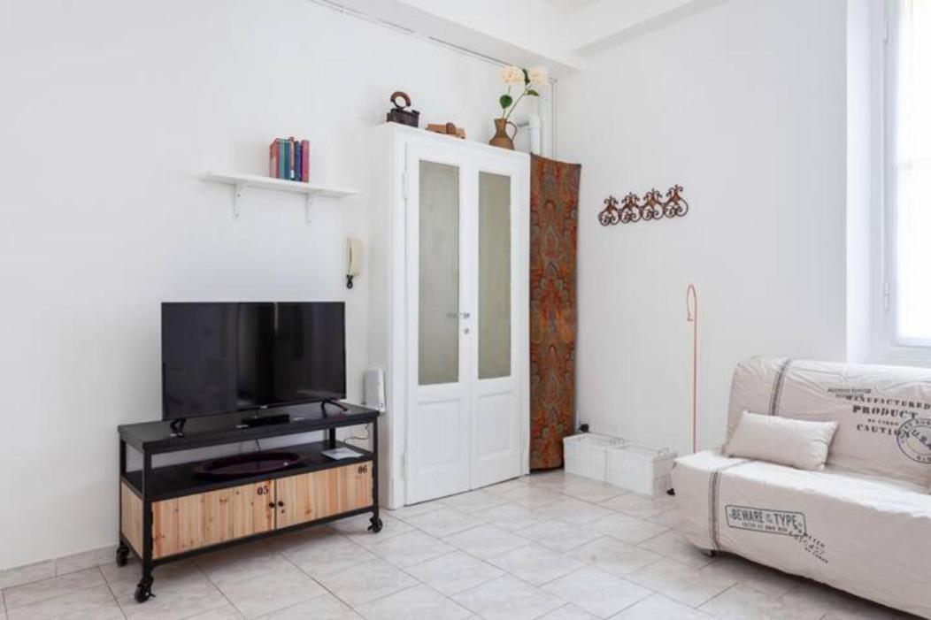 Isola And Zara Comfortable Apartment Милан Экстерьер фото