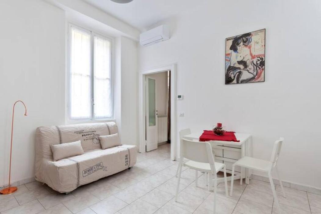 Isola And Zara Comfortable Apartment Милан Экстерьер фото